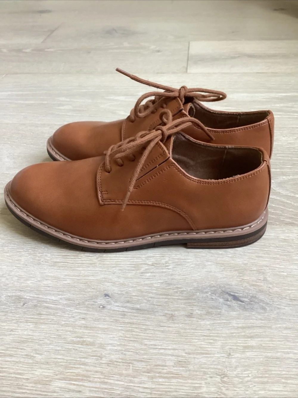 New never worn Kenneth Cole boys youth size 2 Klay flex Oxford dress shoe